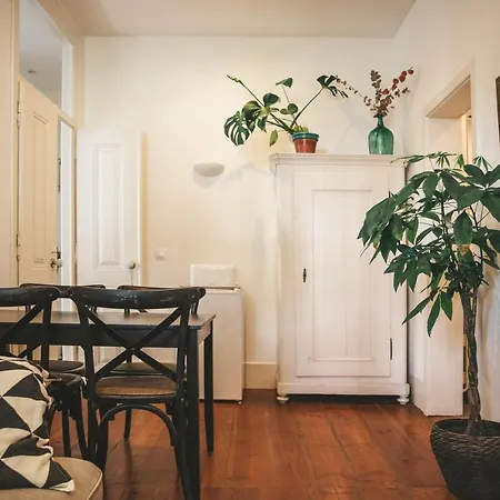 Happy In Apartment Lissabon
