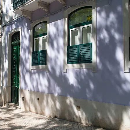 Happy In Daire Lisboa